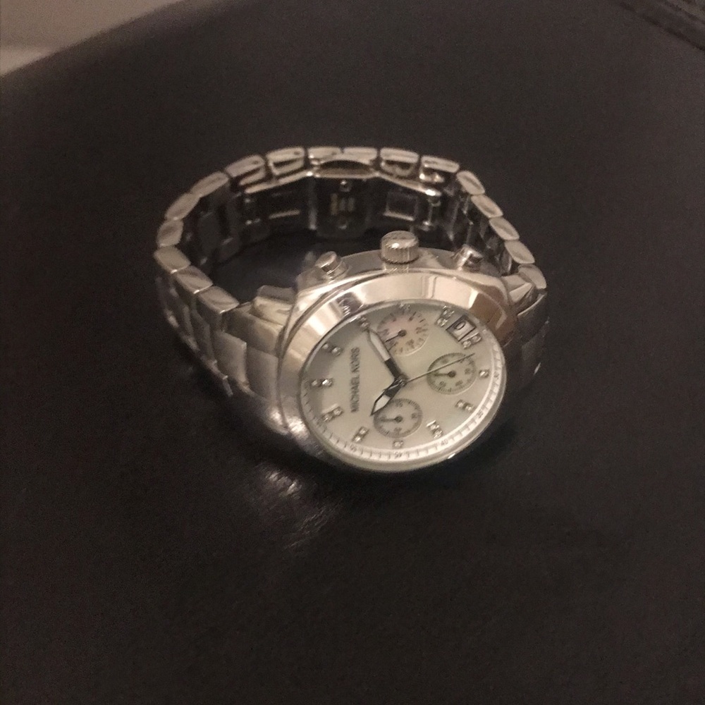 Michael Kors Watch - Picture 2 of 5